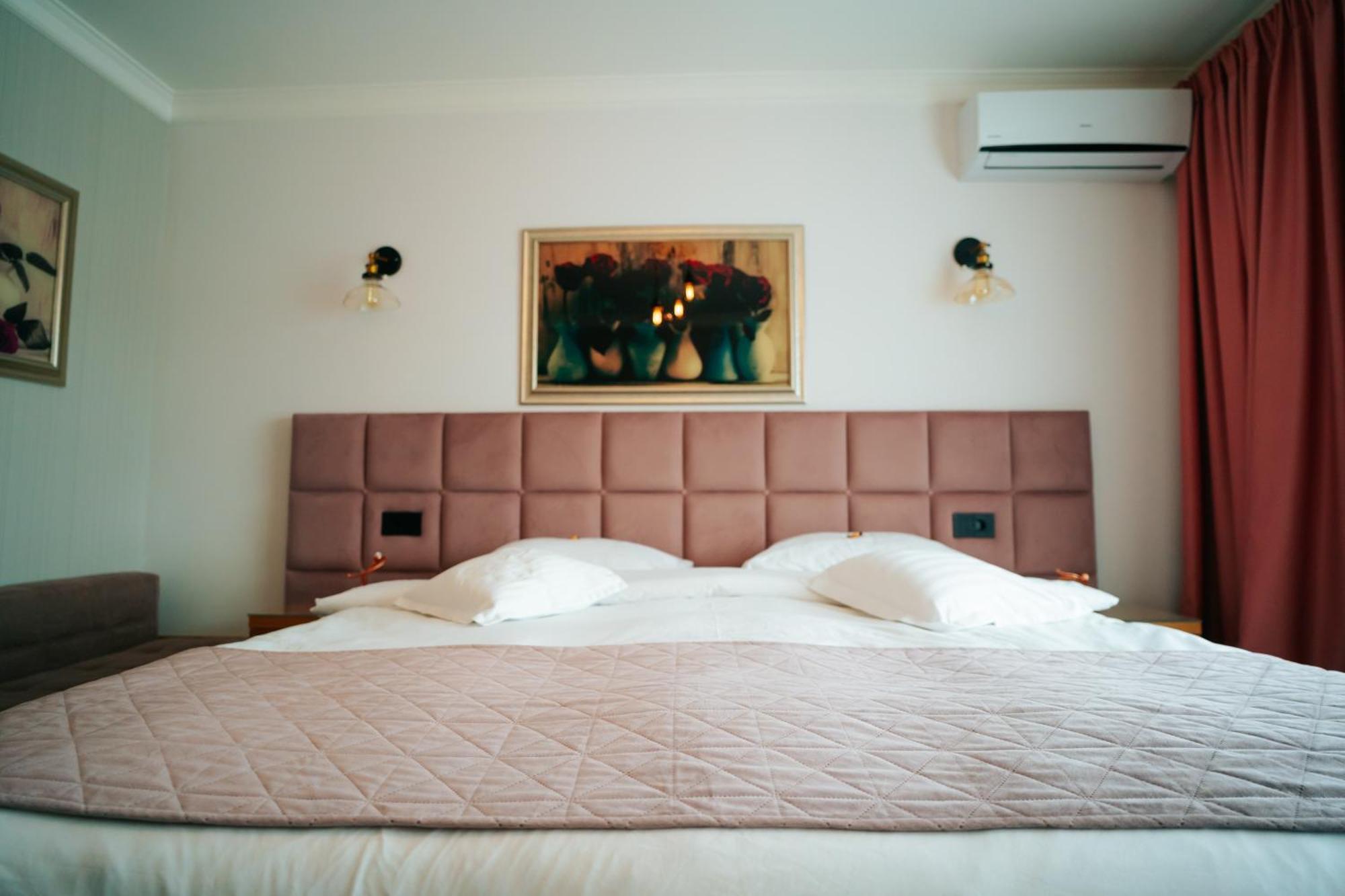 Hotel Roser House Boutique - Pe Malul Lacului Colibiţa Dış mekan fotoğraf